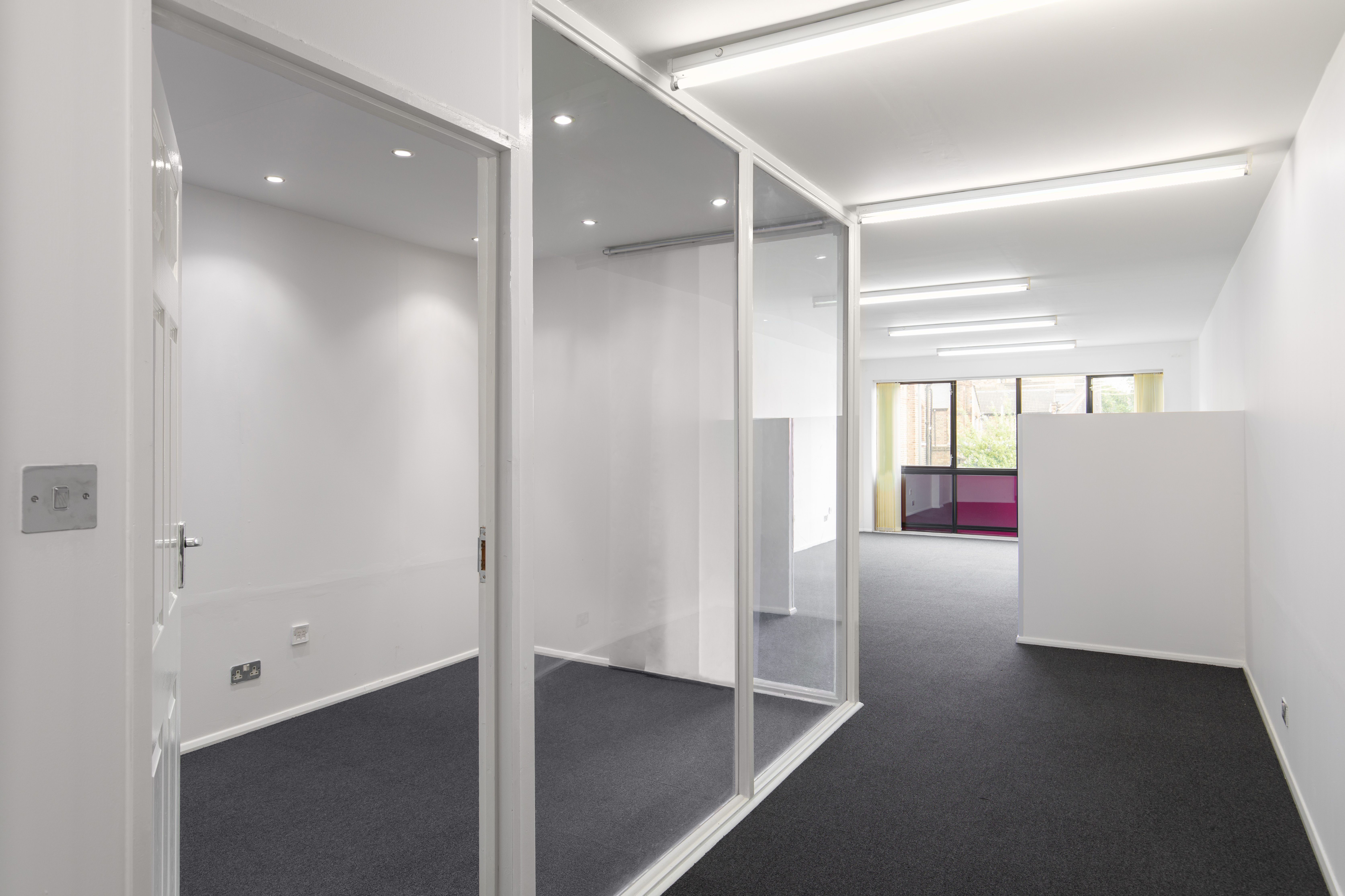 Office in London - photo 2