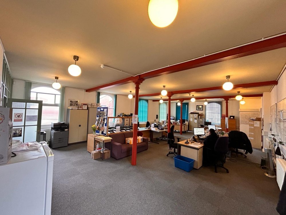 Office in Wolverhampton - photo 3
