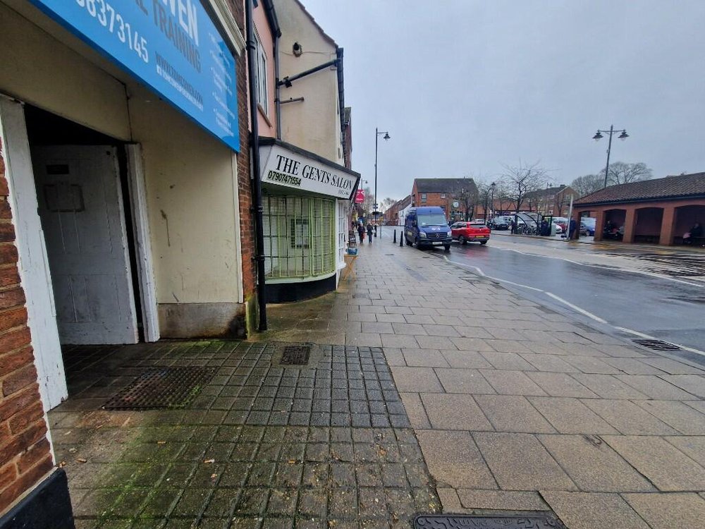 Office in Cottingham - photo 2