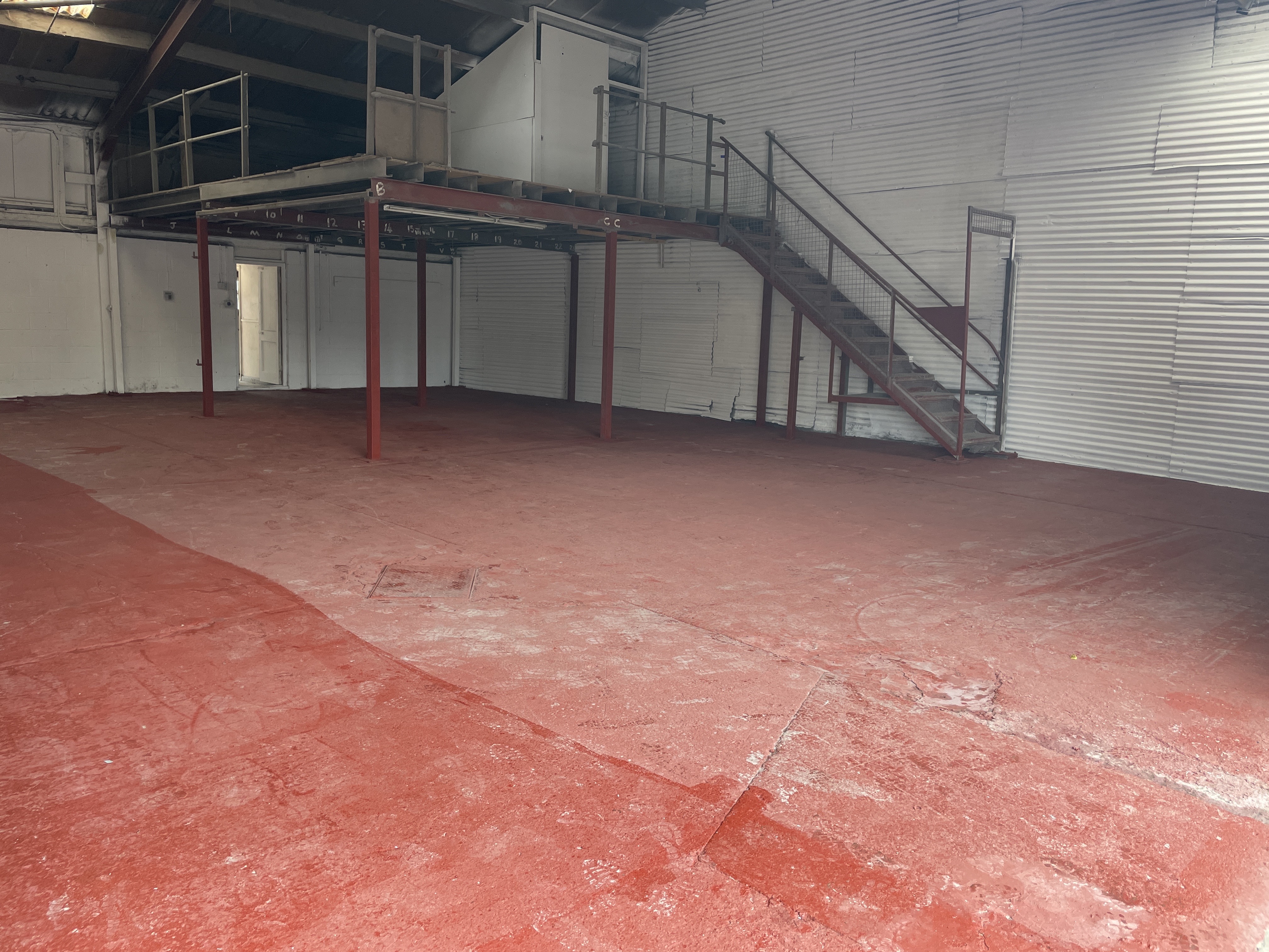 Industrial Unit in Pentre - photo 2