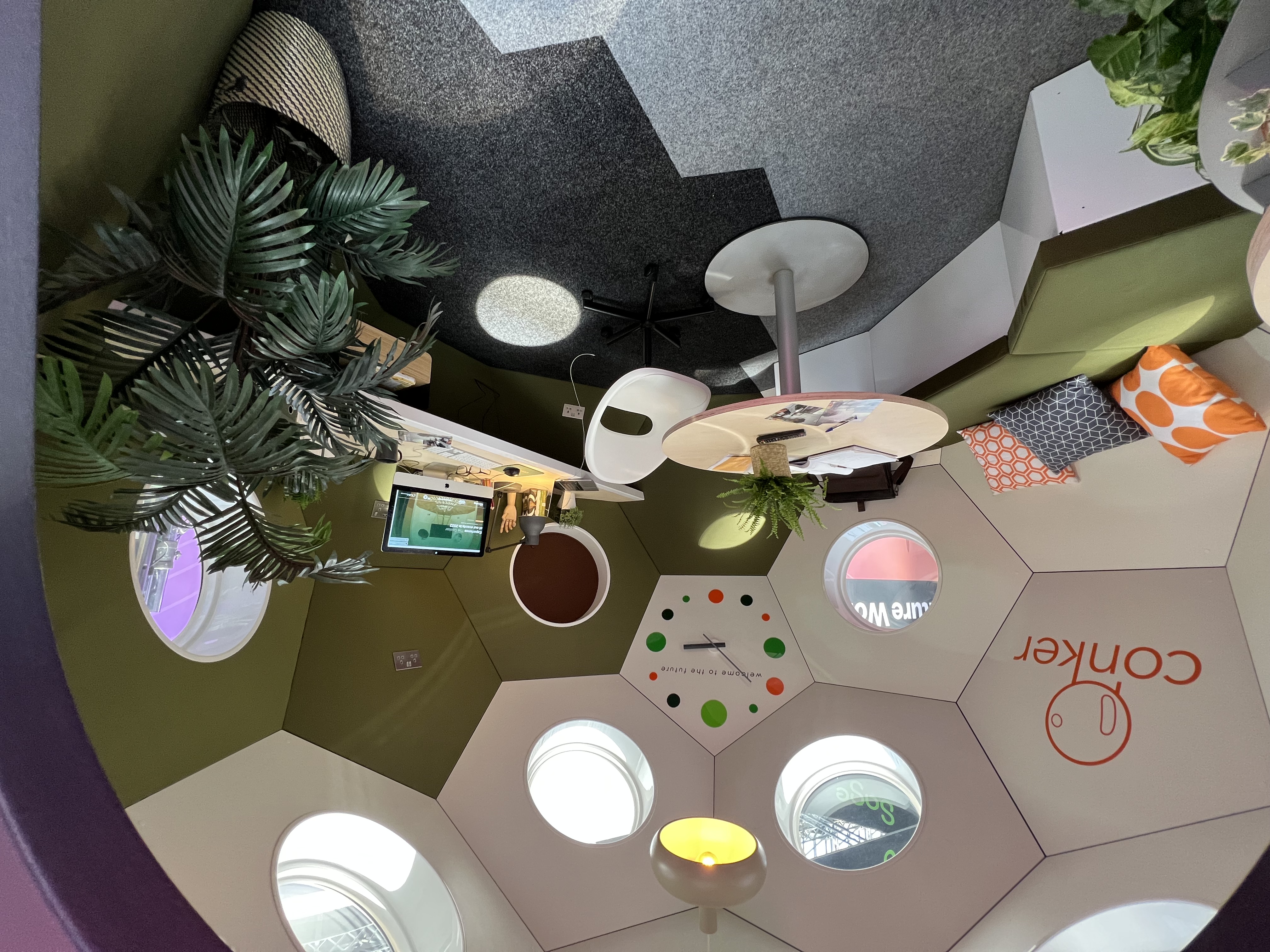 Retail/Shop in London - photo 2