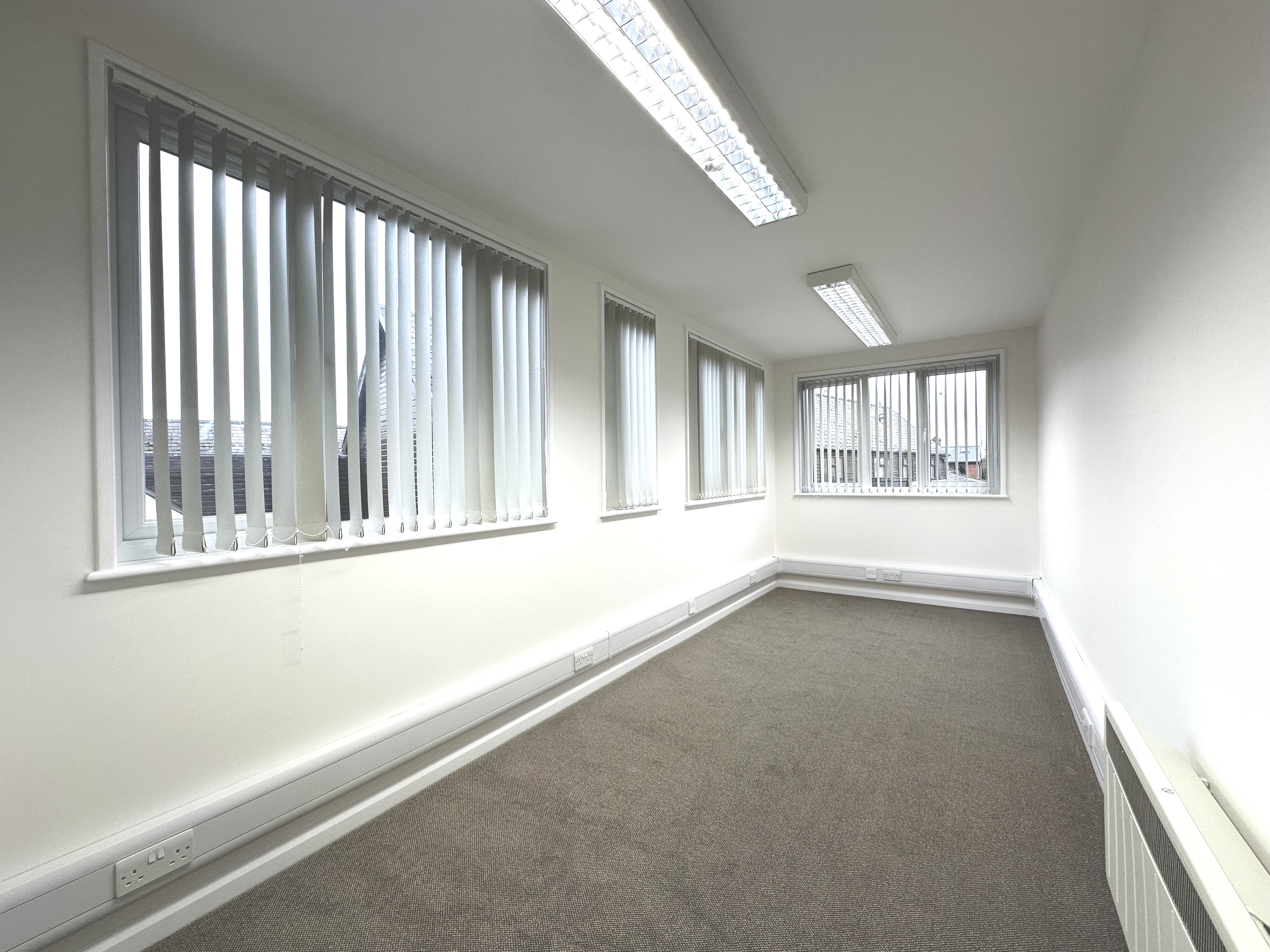 Office in Faringdon - photo 3