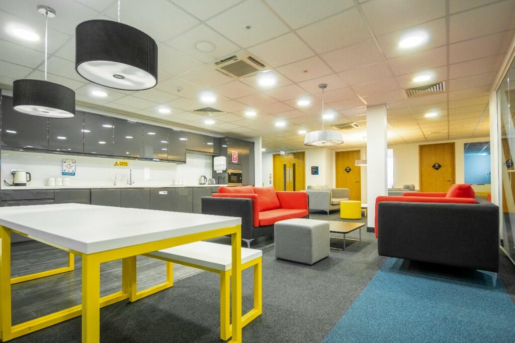 Industrial Unit in Waltham Abbey - photo 4