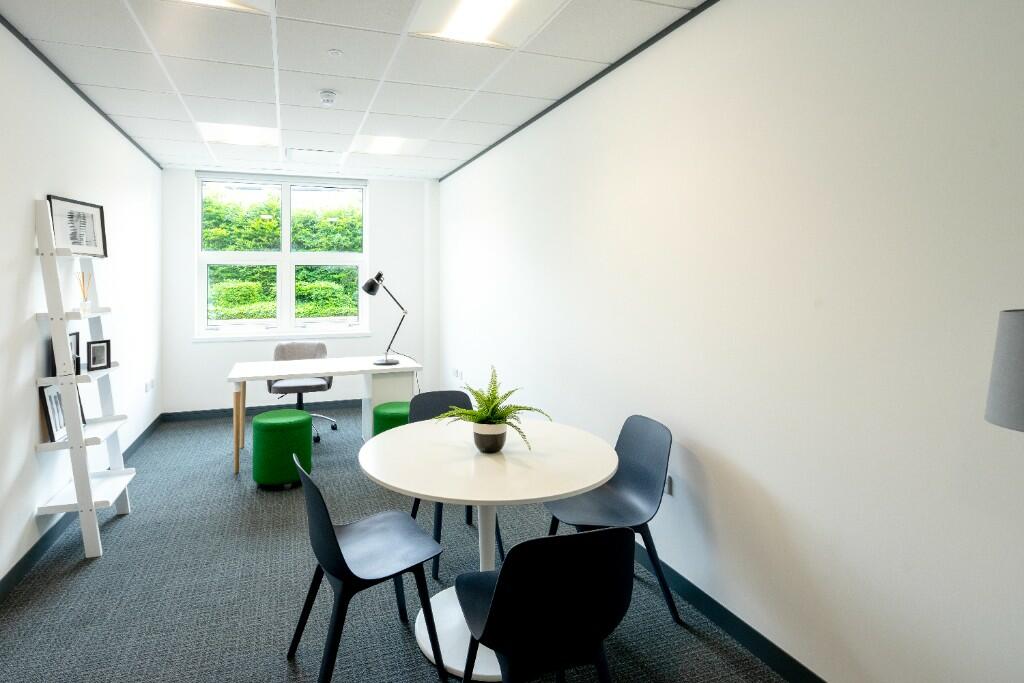 Office in Solihull - photo 4