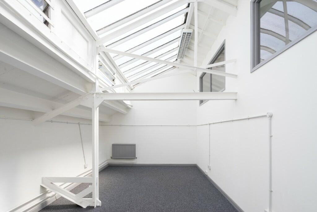 Office in London - photo 3