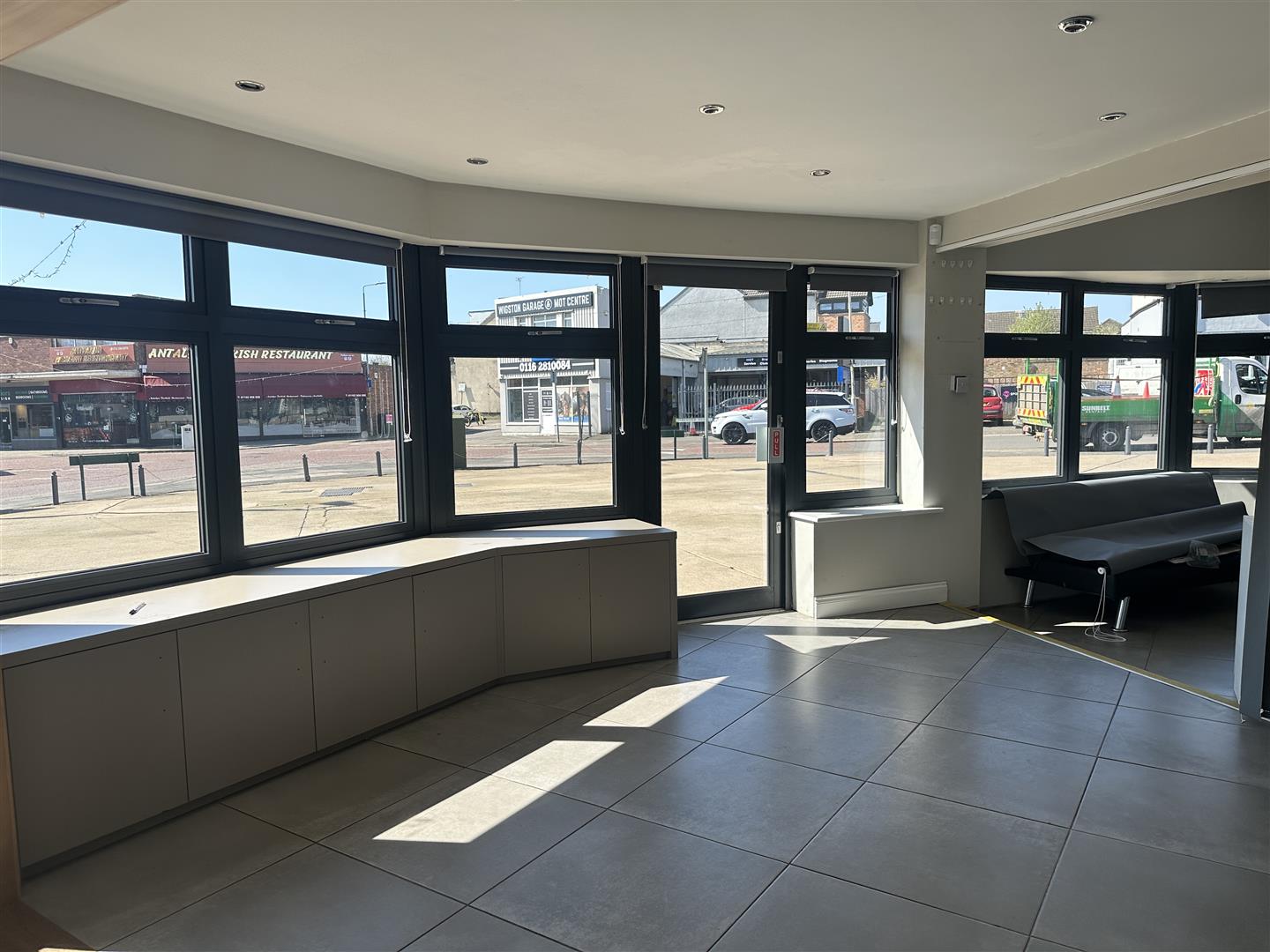 Retail/Shop in Leicester - photo 3