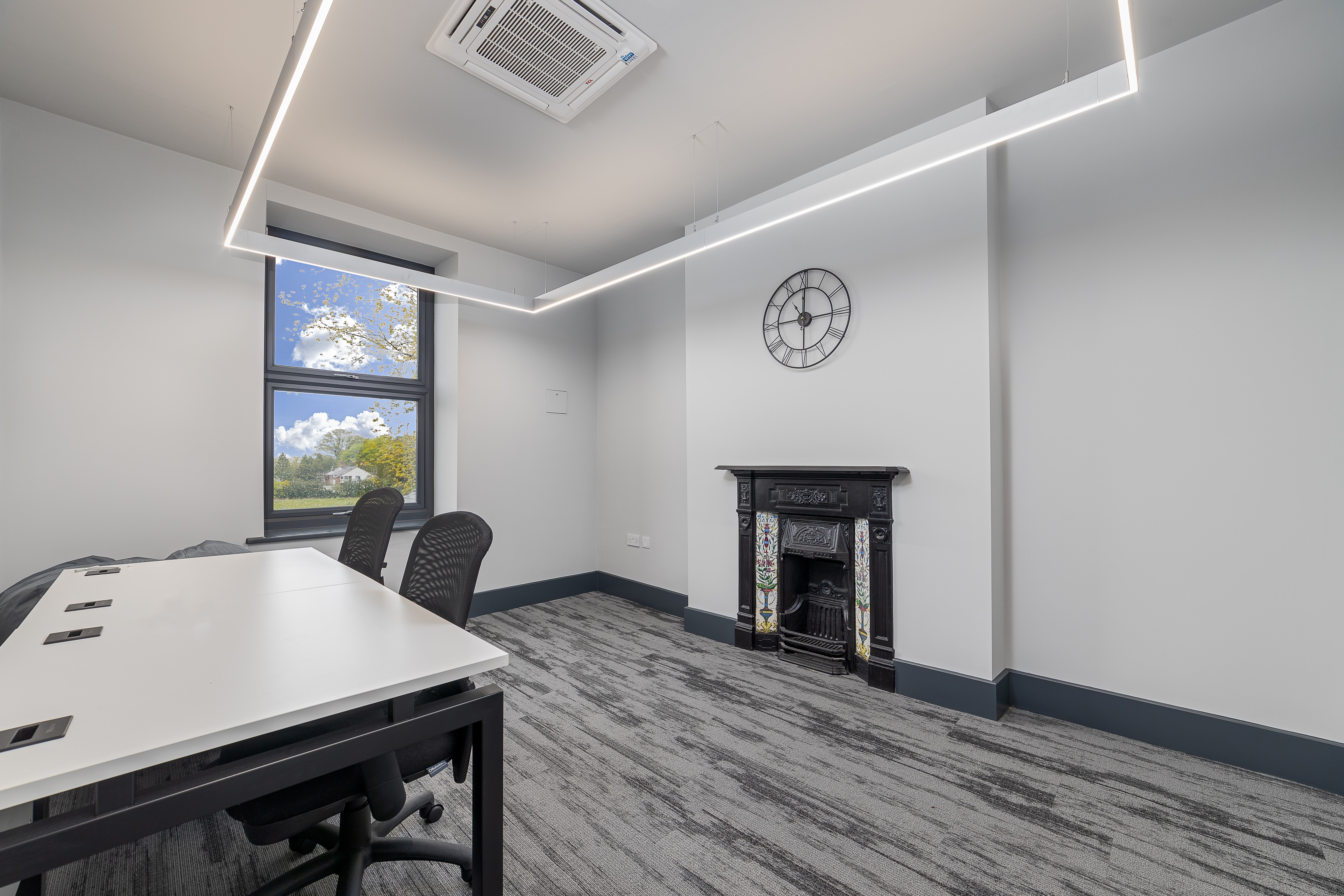 Office in Alderley Edge - photo 3