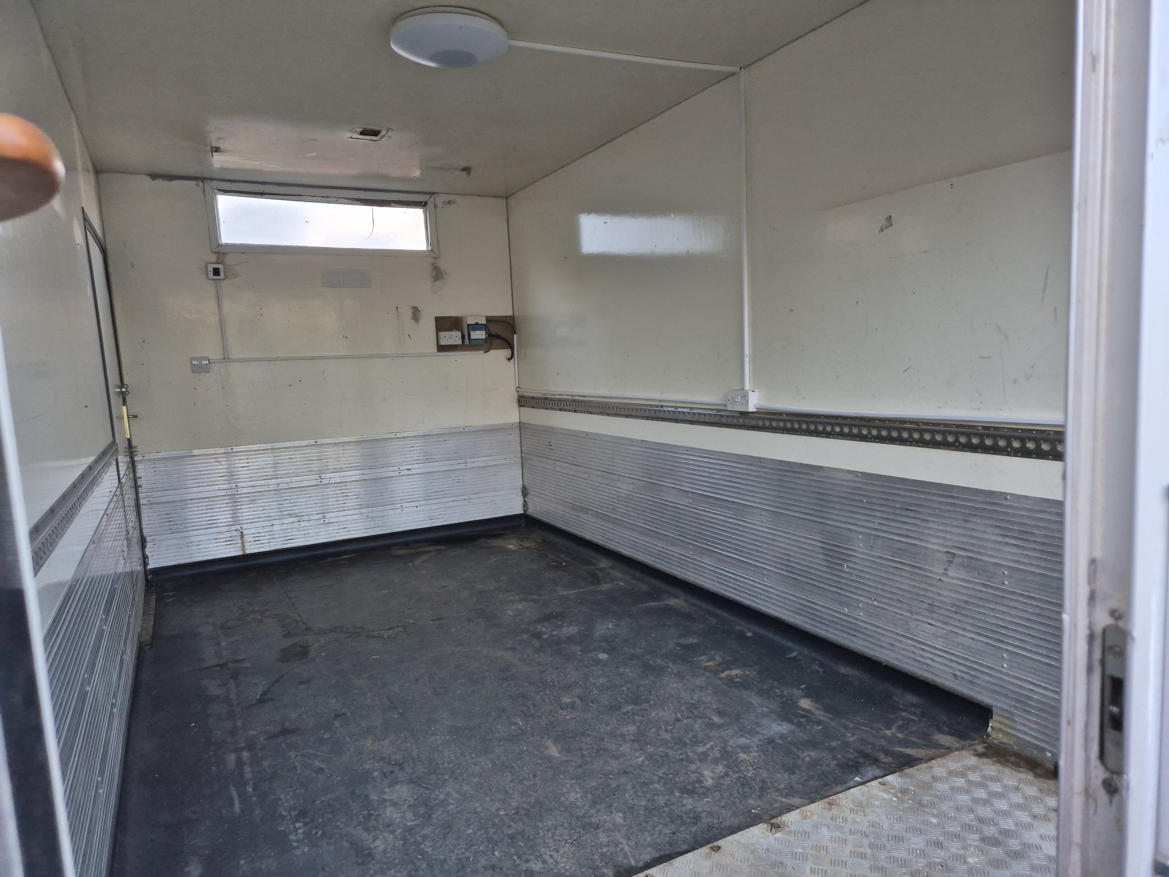 Industrial Unit in Bedford - photo 3