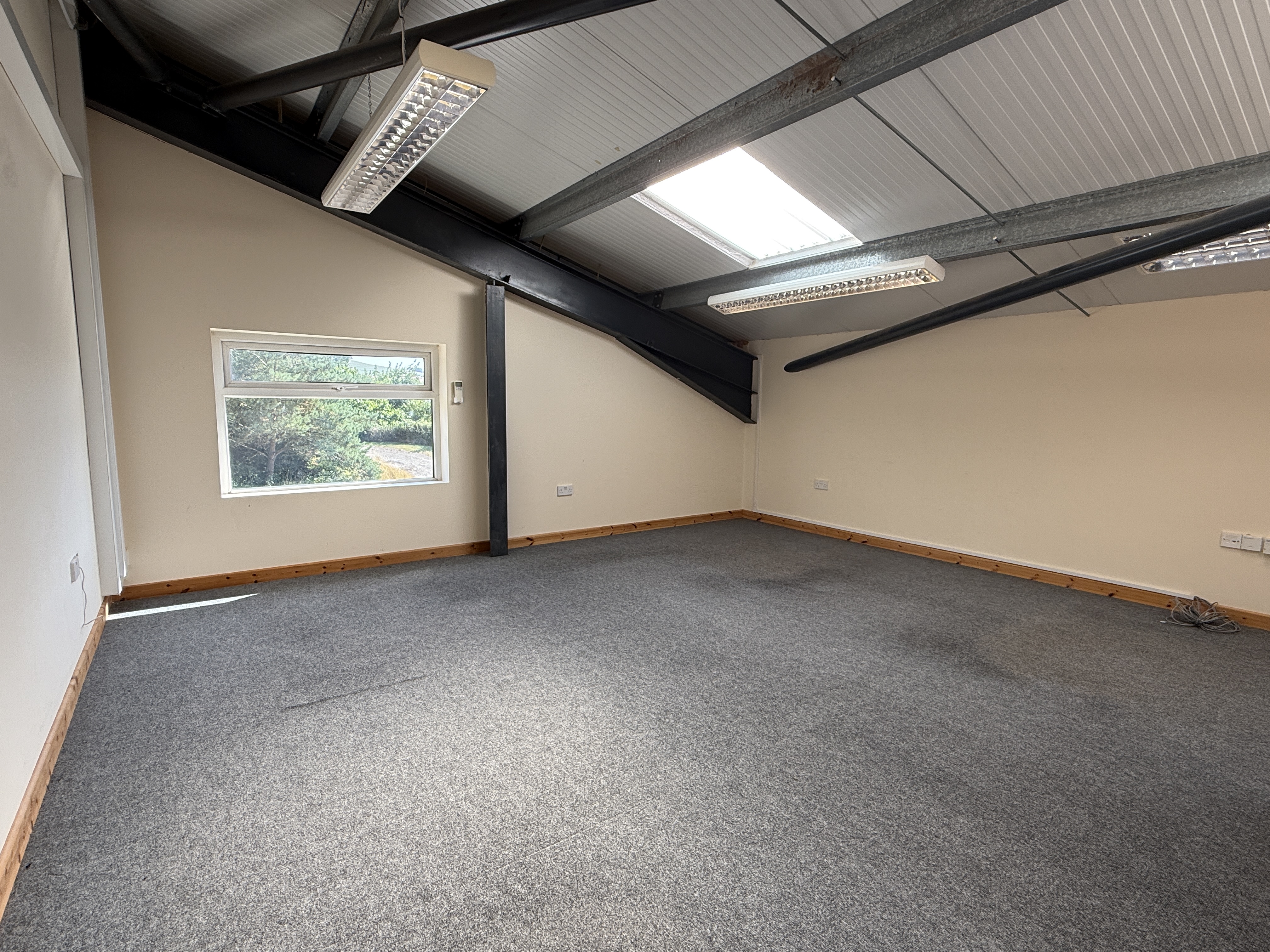 Office in Buckfastleigh - photo 2