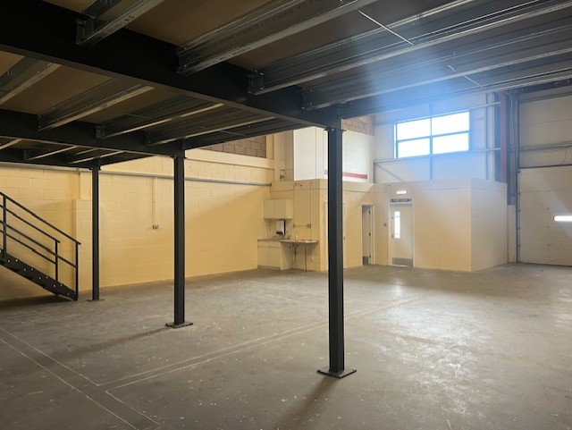 Storage in Nuneaton - photo 4