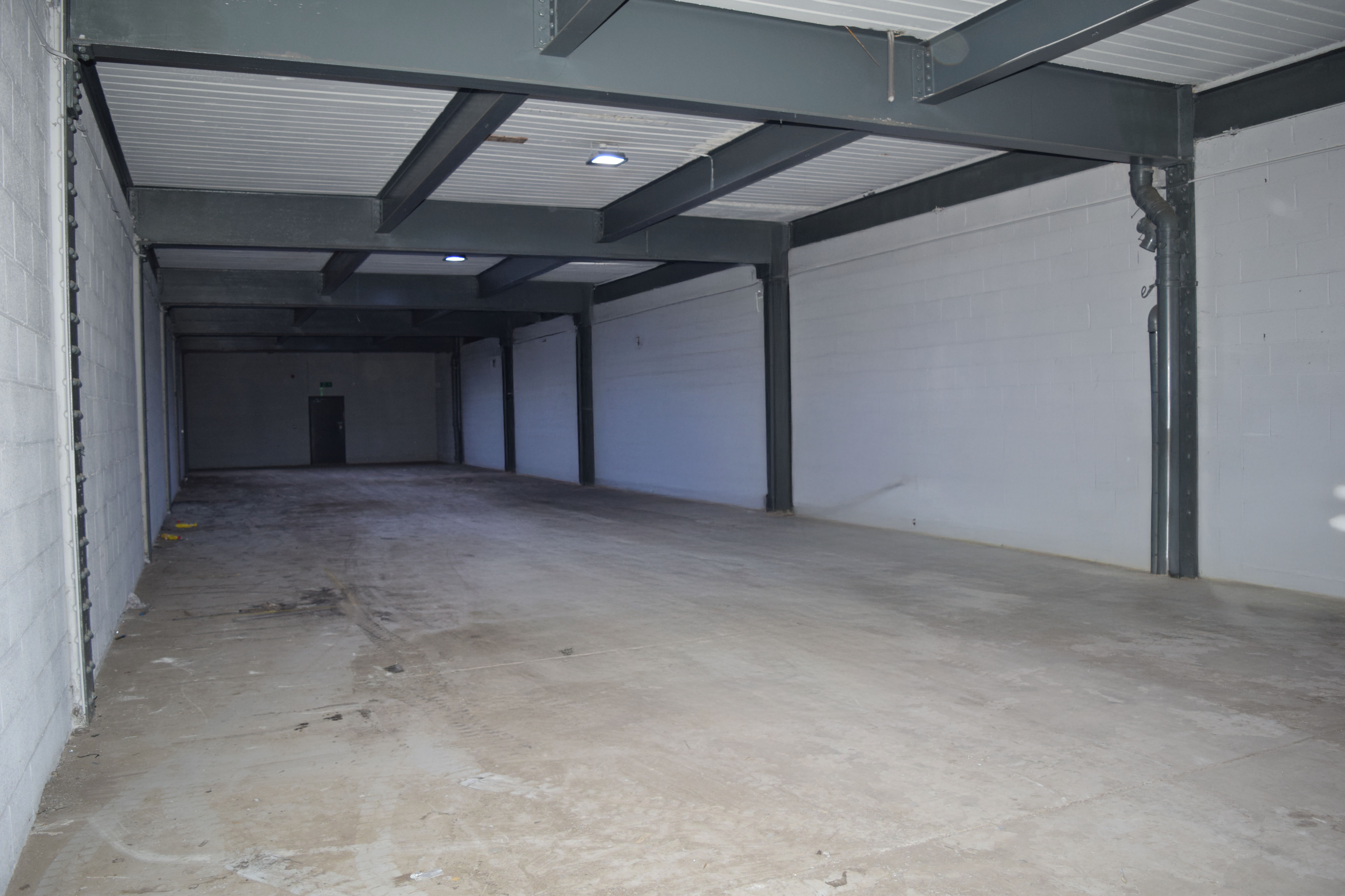 Storage in Blackburn - photo 3