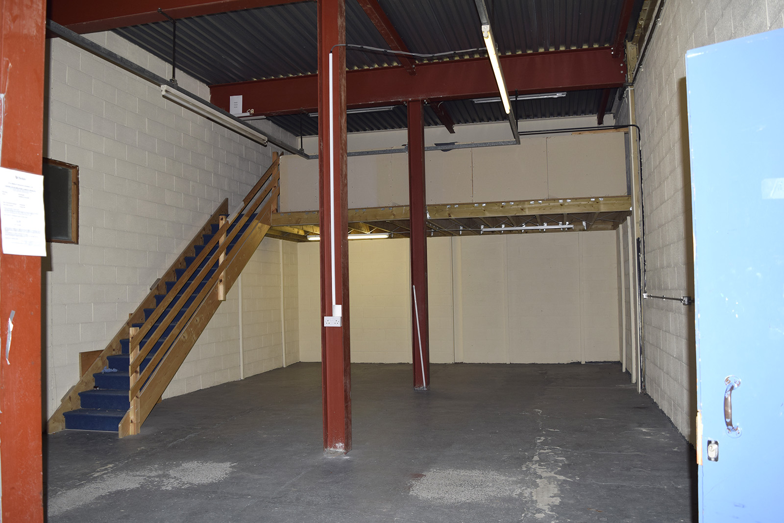 Storage in Blackburn - photo 2