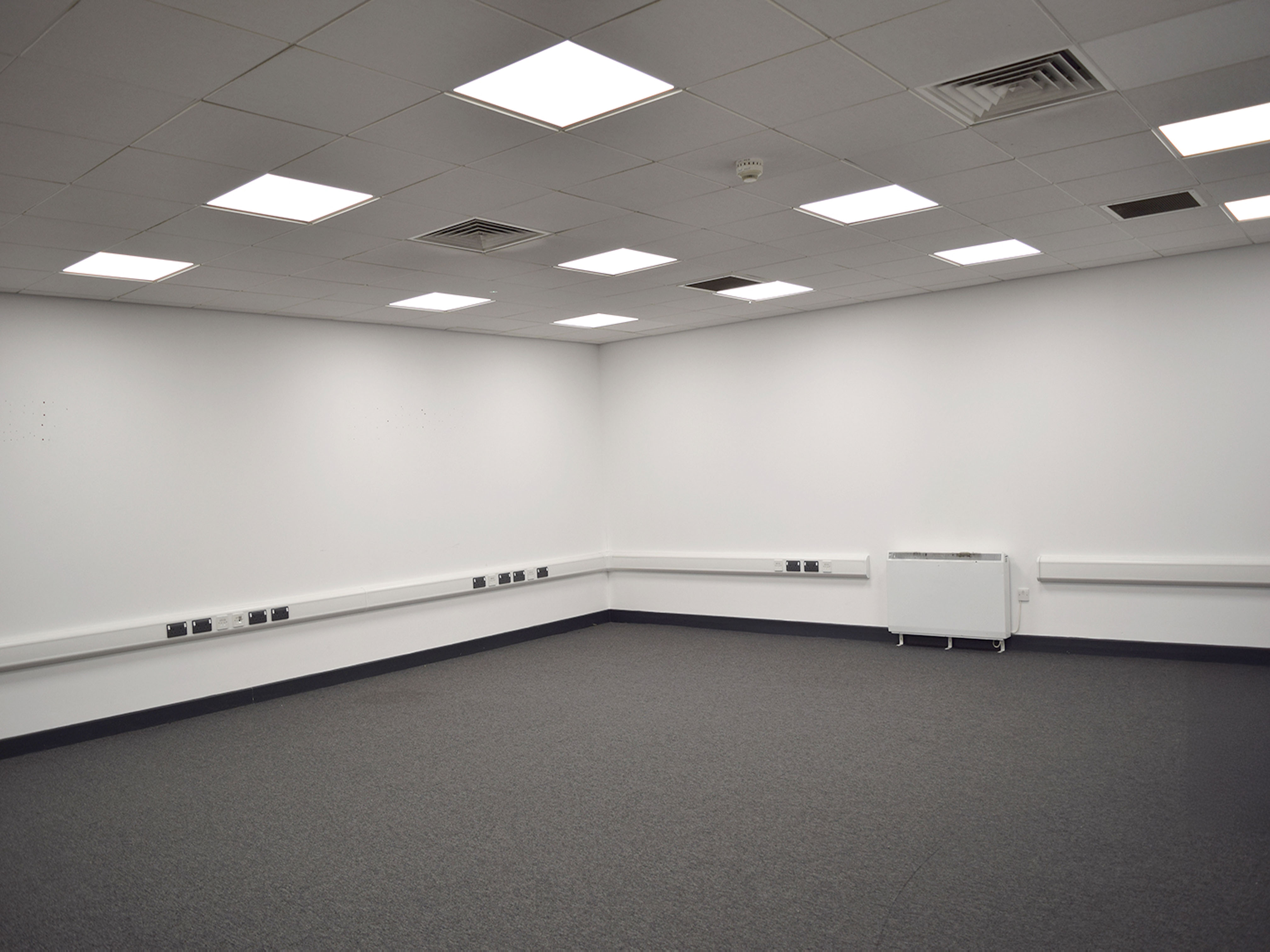 Office in Blackburn - photo 3