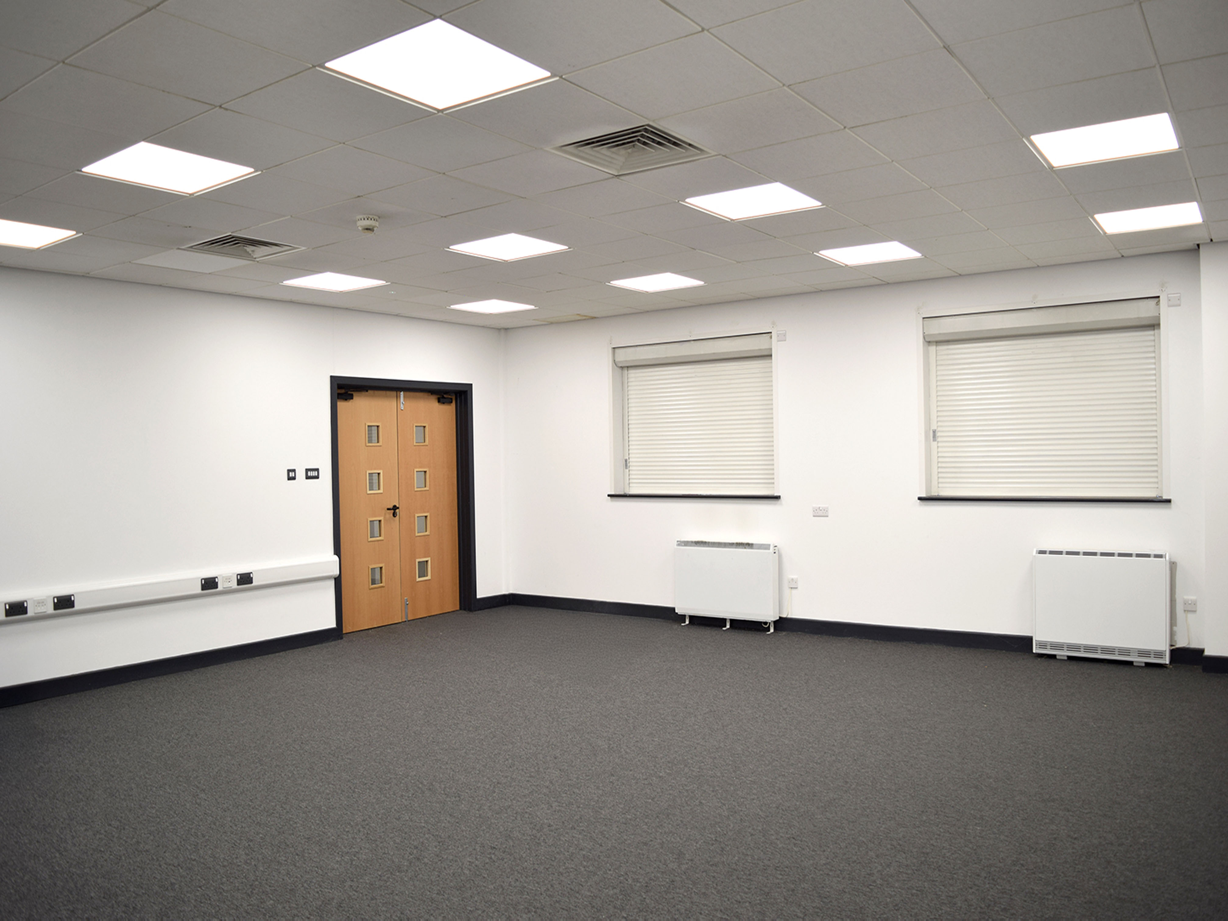 Office in Blackburn - photo 2