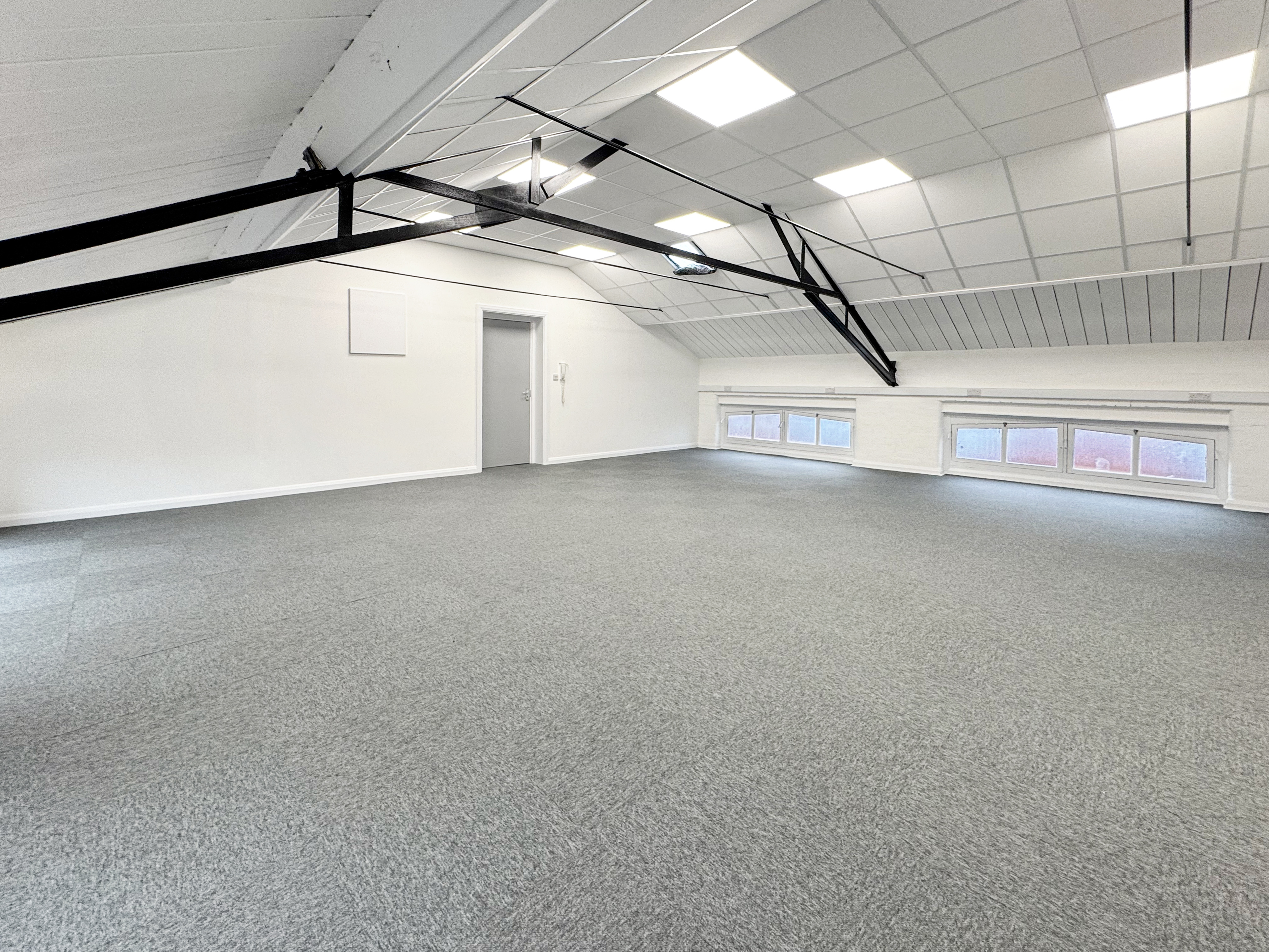 Office in Leicester - photo 2