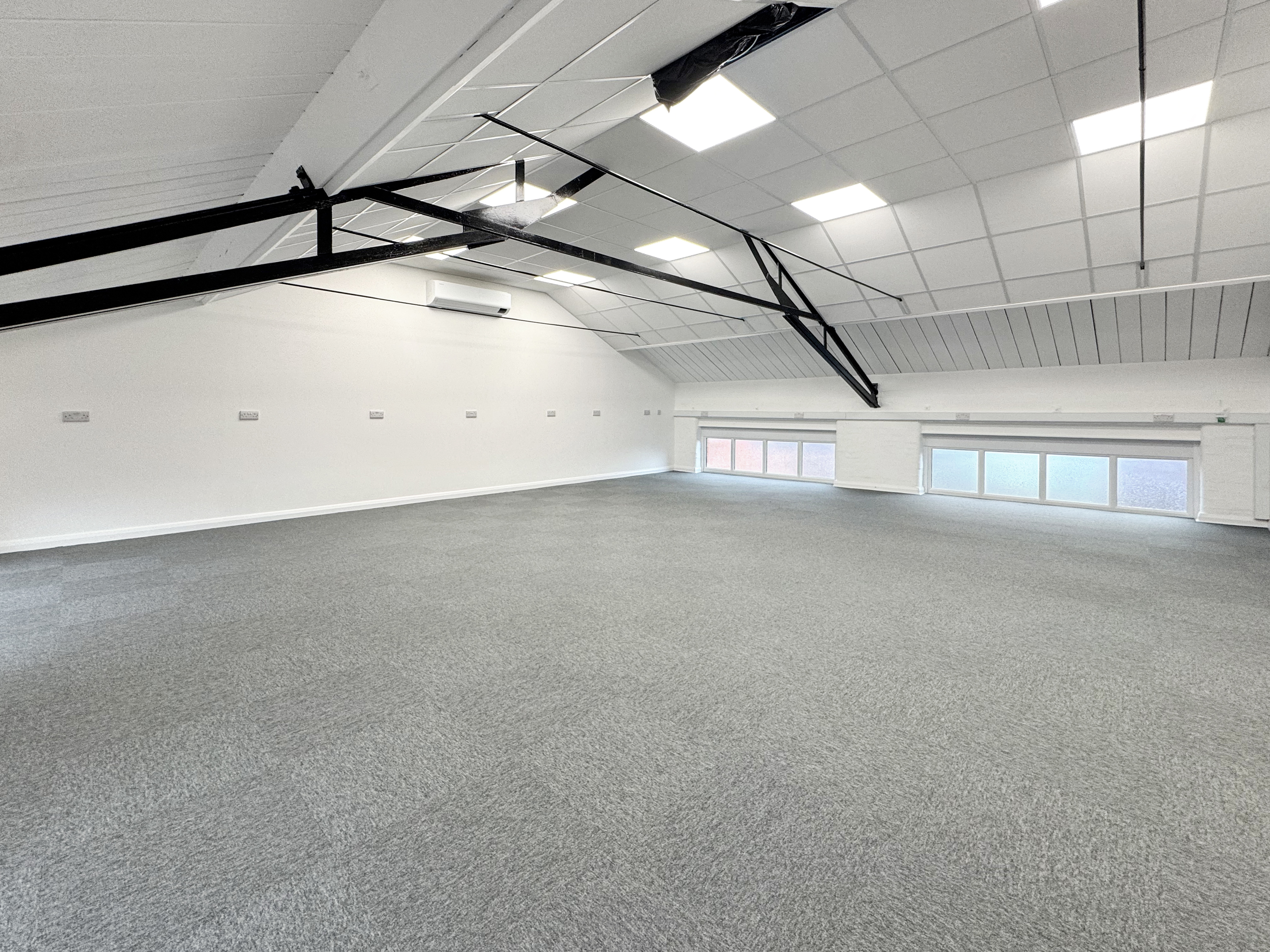 Office in Leicester - photo 3