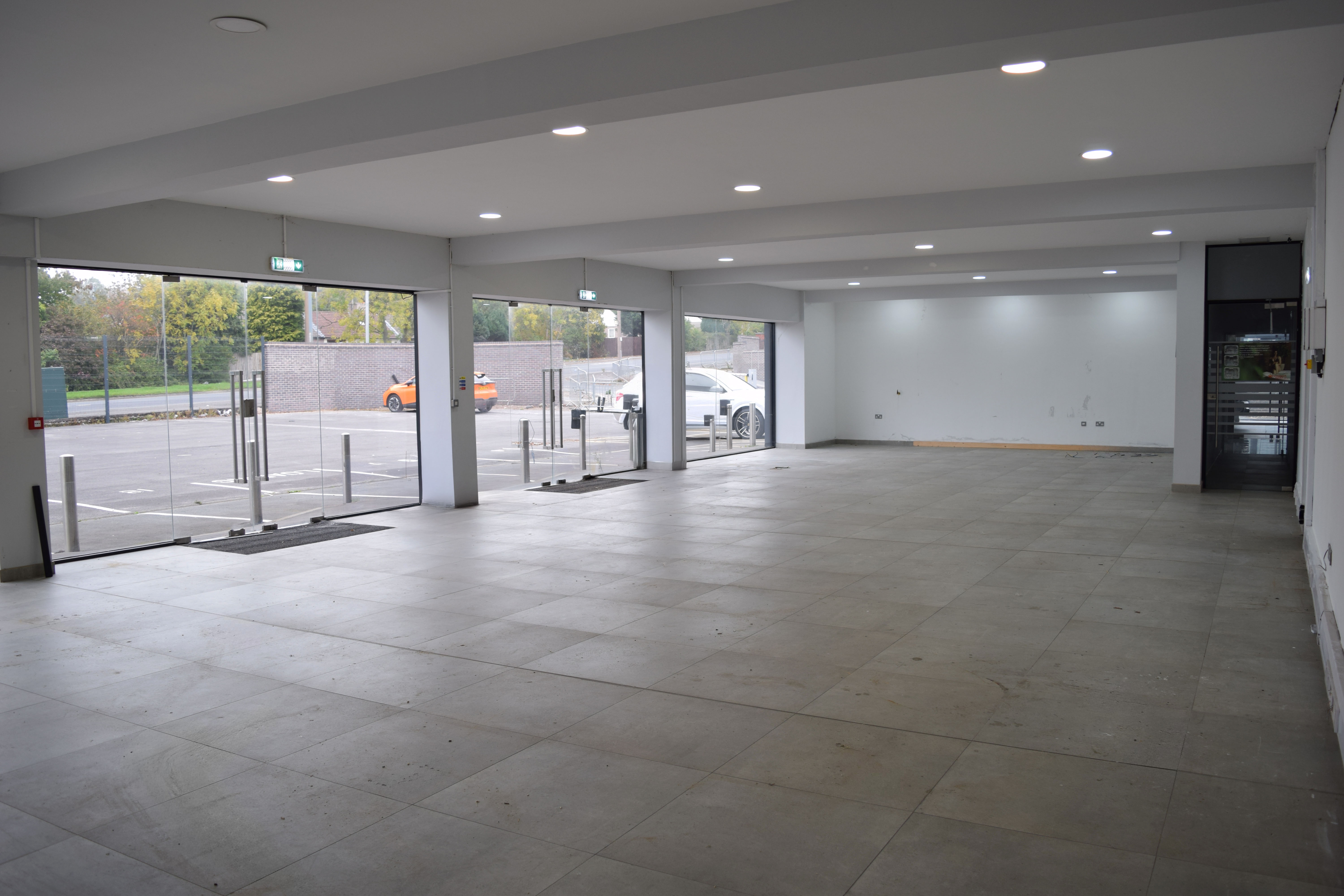 Retail/Shop in Blackburn - photo 2