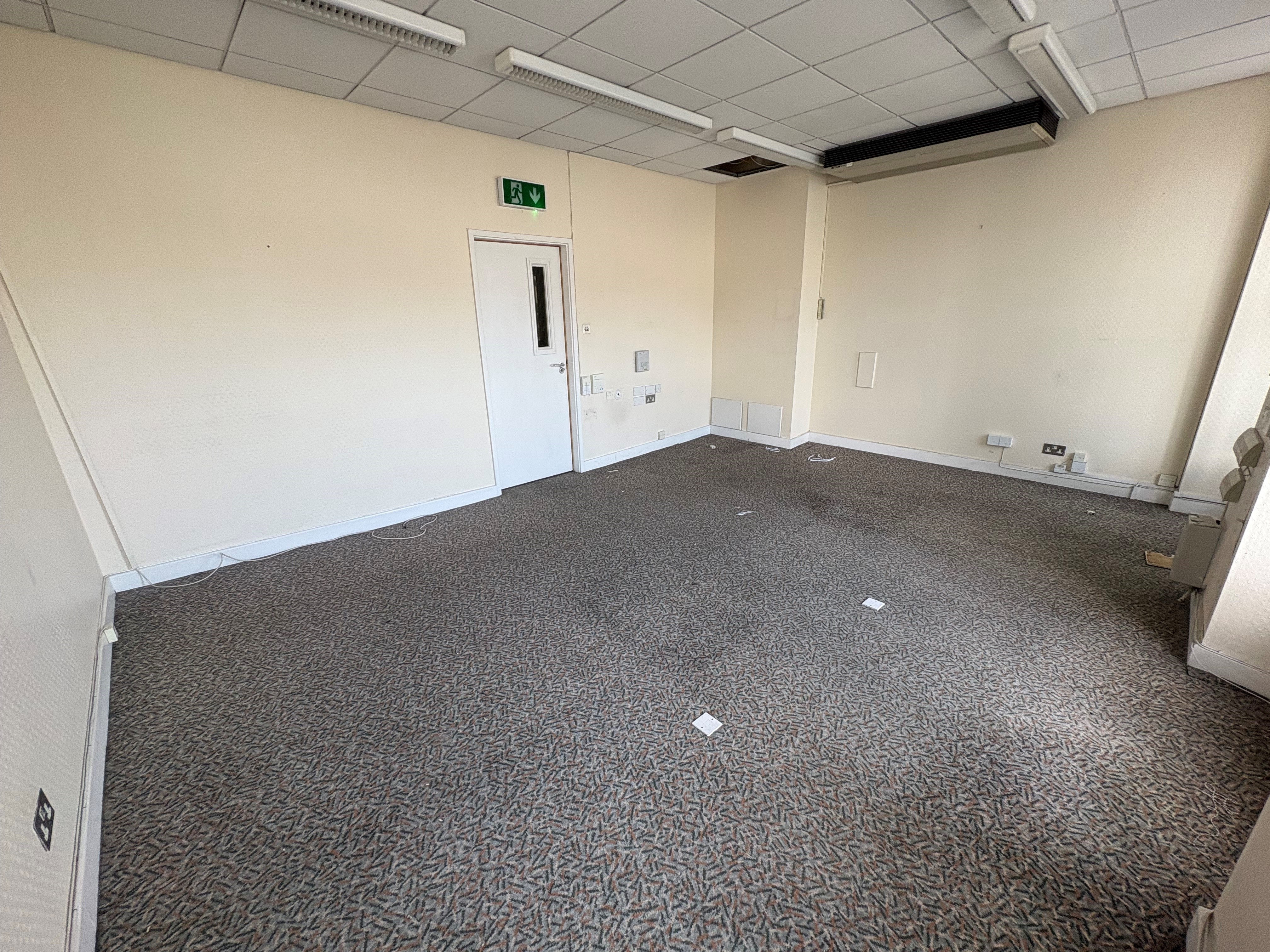 Retail/Shop in Plymouth - photo 4