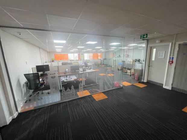 Industrial Unit in Hounslow - photo 3