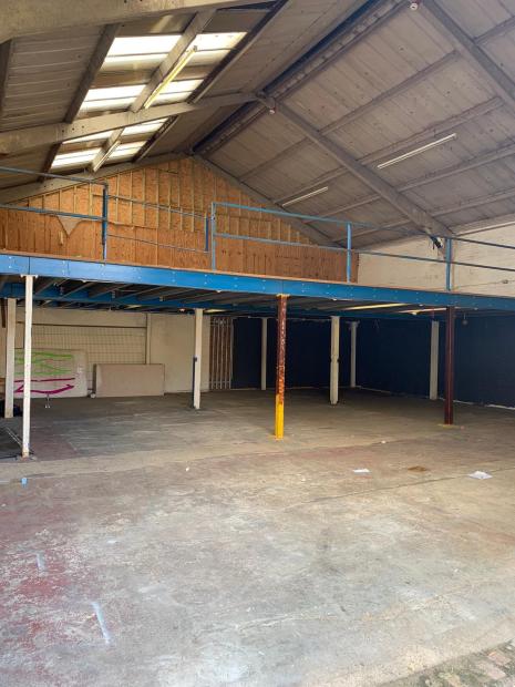 Industrial Unit in Aylesbury - photo 4