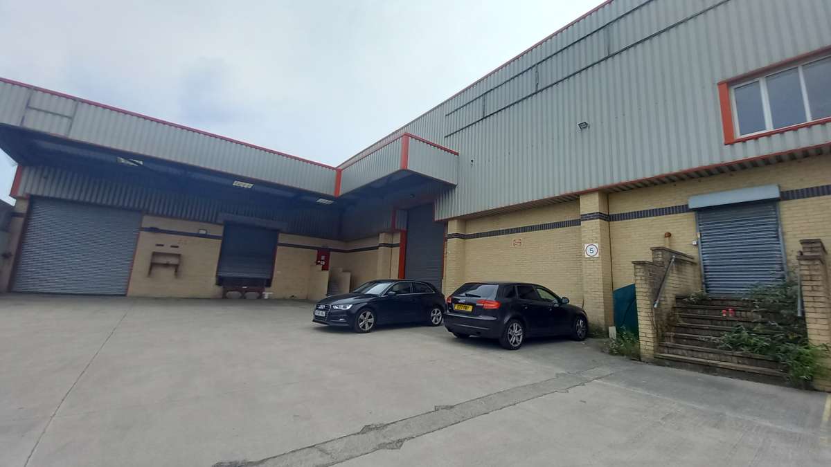 Industrial Unit in Bradford - photo 2