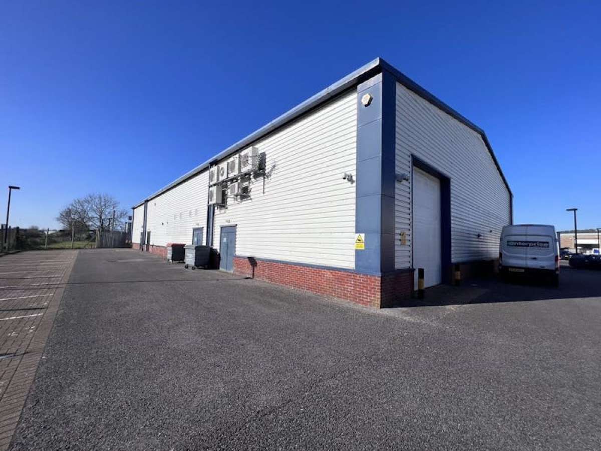 Industrial Unit in Portsmouth - photo 2