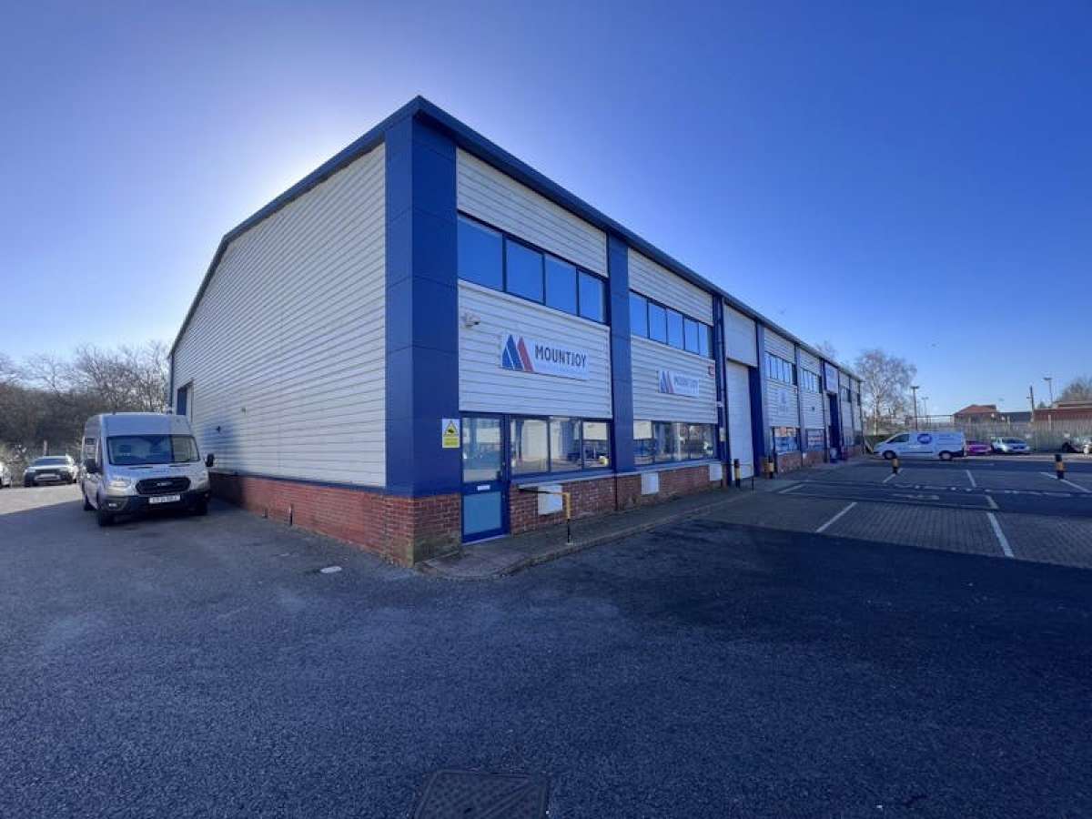 Industrial Unit in Portsmouth - photo 3