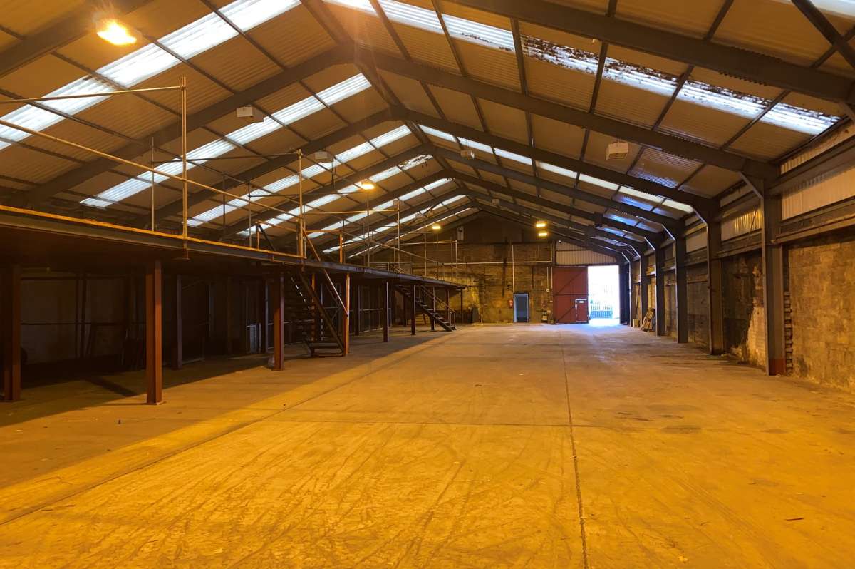 Industrial Unit in Belfast - photo 2