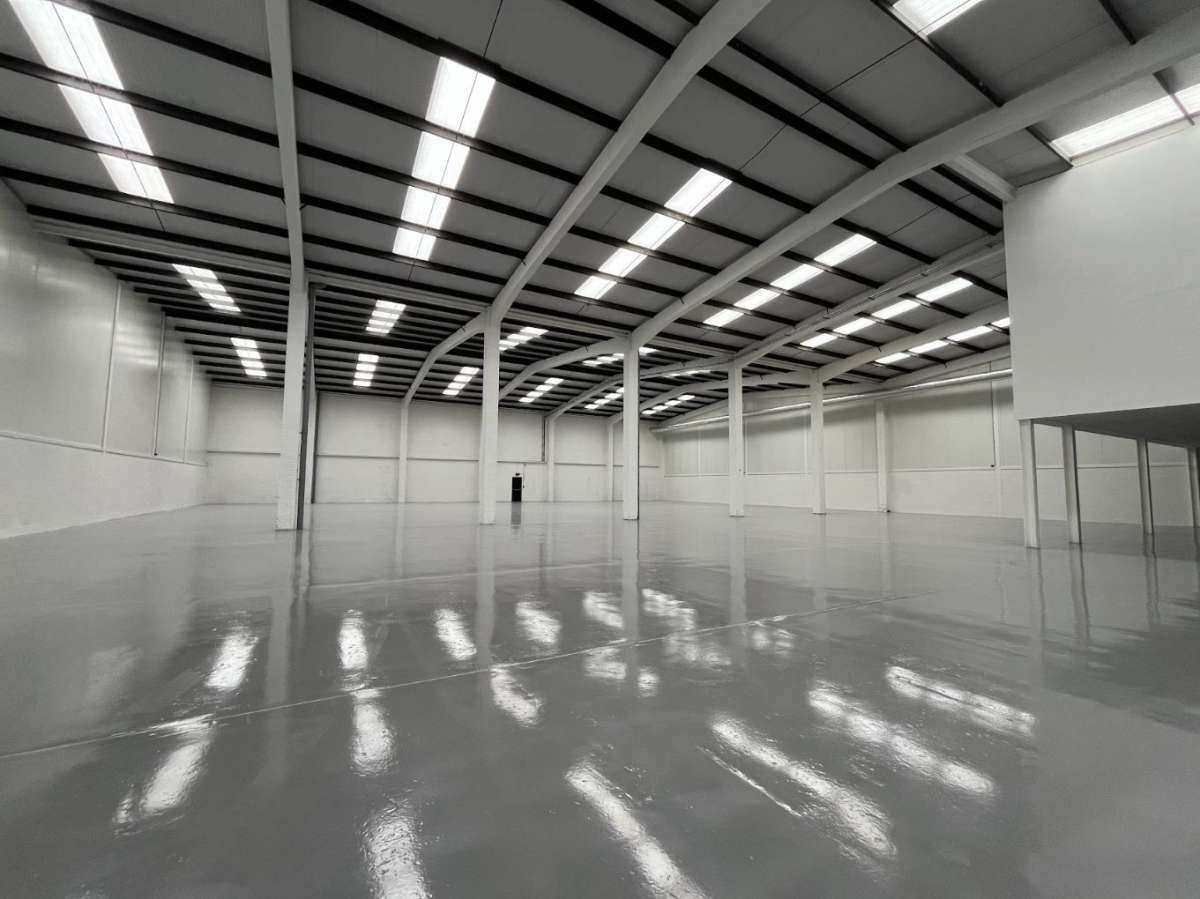 Industrial Unit in Barking - photo 2