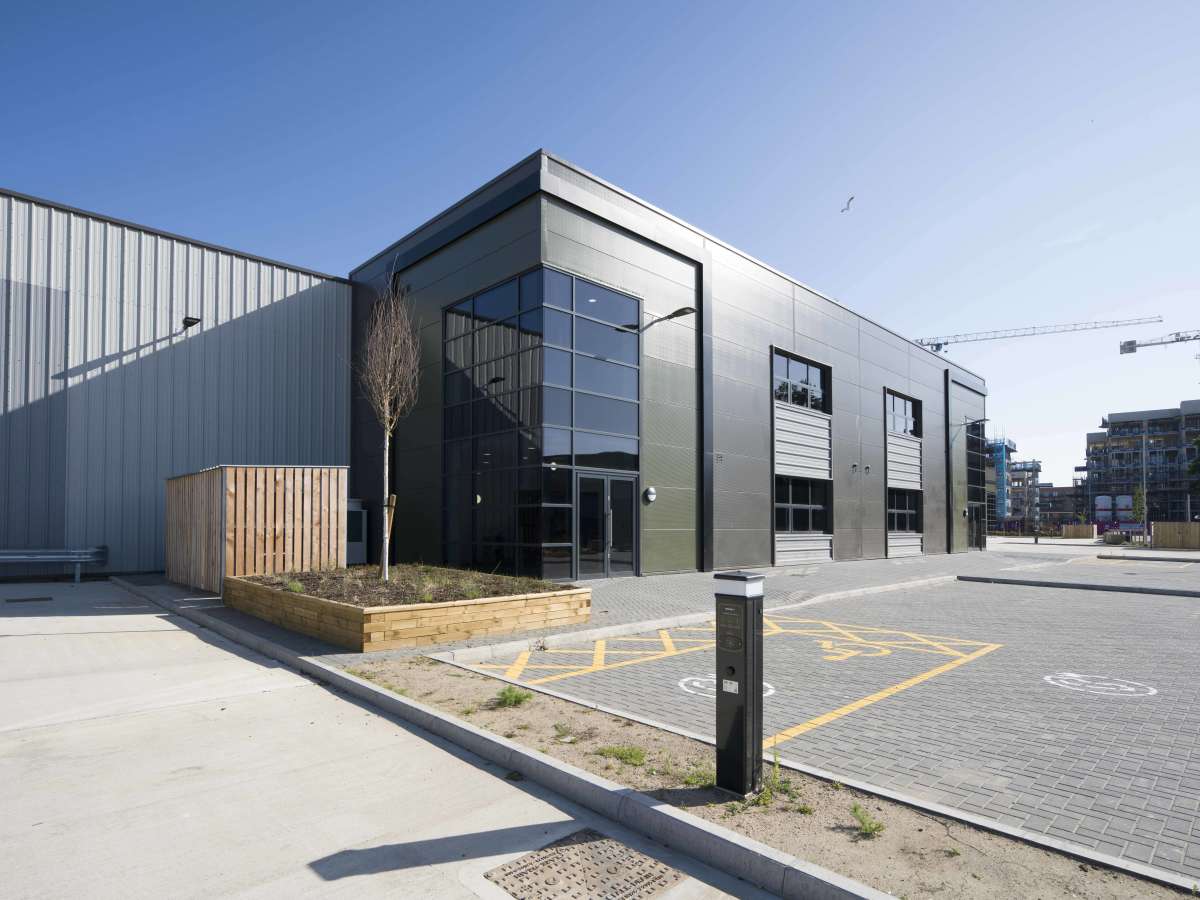 Industrial Unit in Barking - photo 2