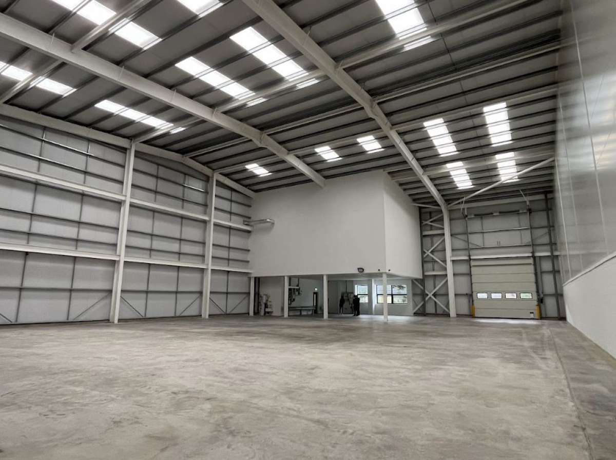 Industrial Unit in Barking - photo 4