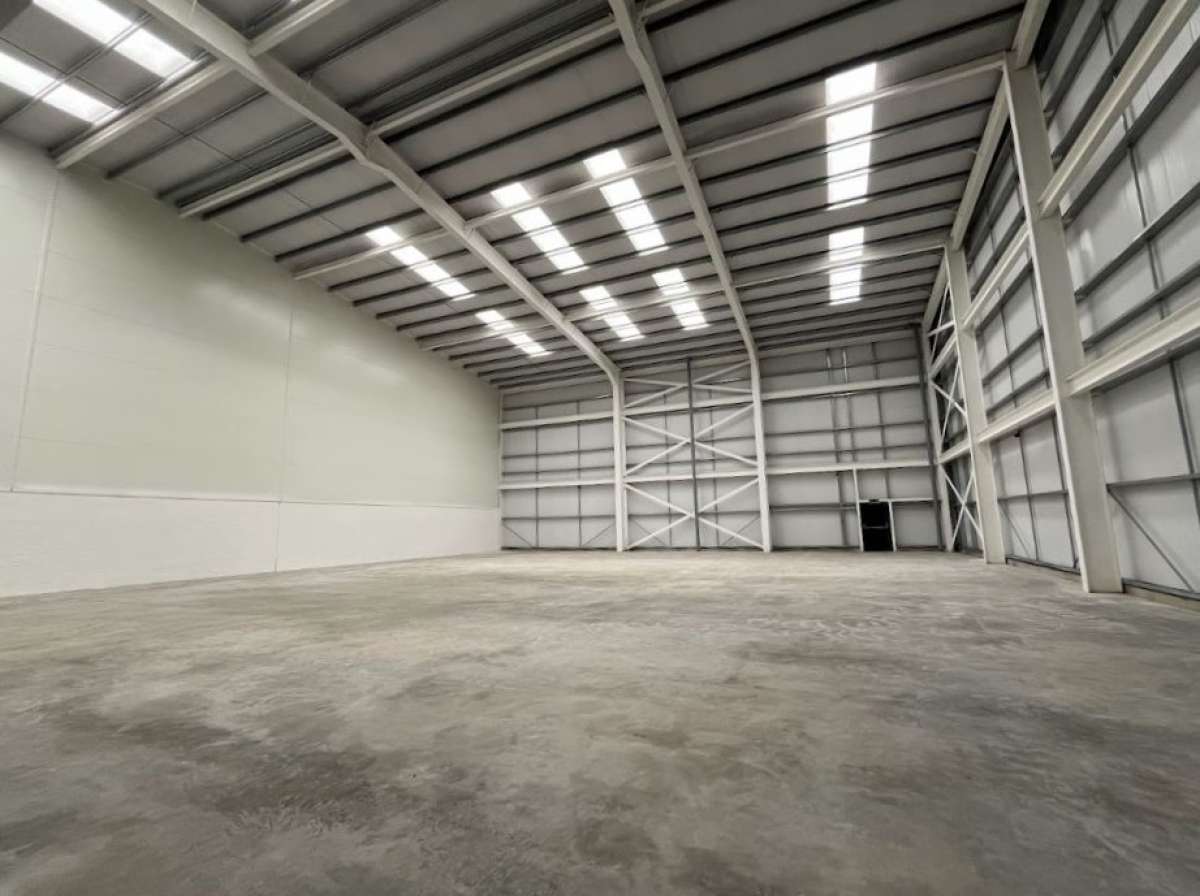 Industrial Unit in Barking - photo 4