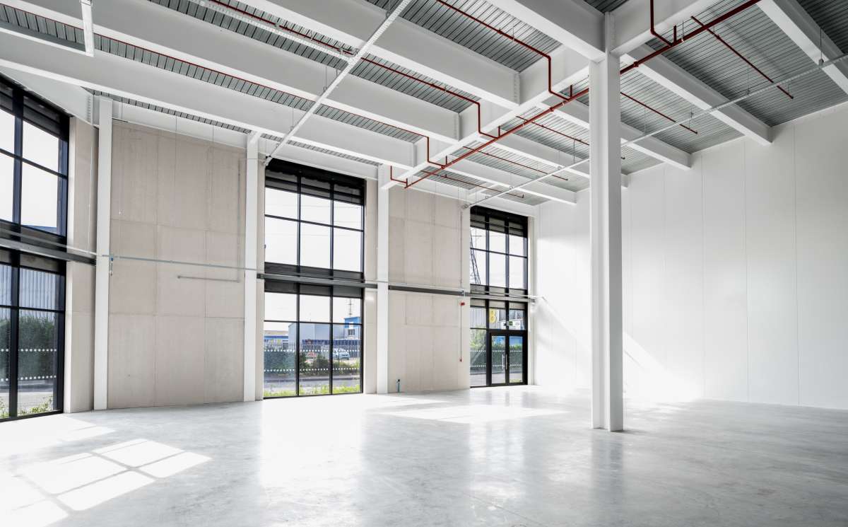 Industrial Unit in Barking - photo 2