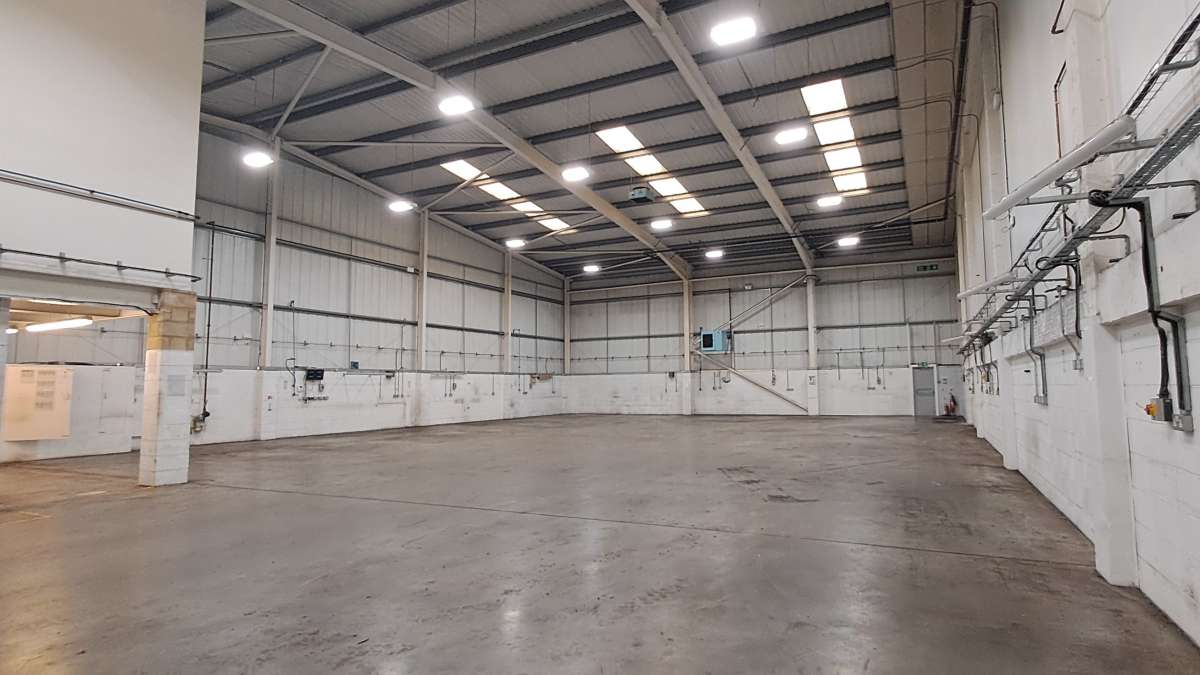 Industrial Unit in Woolwich - photo 3