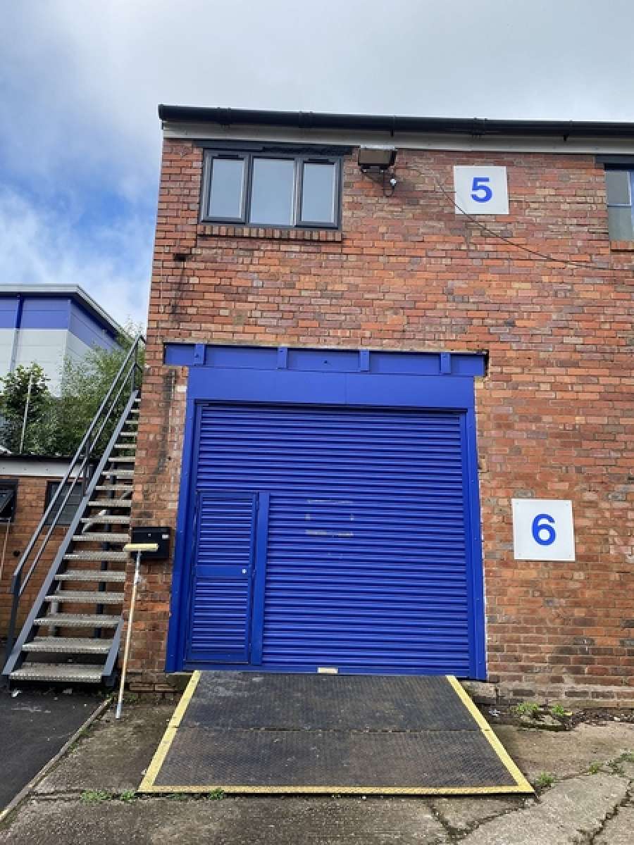 Industrial Unit in Brierley Hill - photo 2