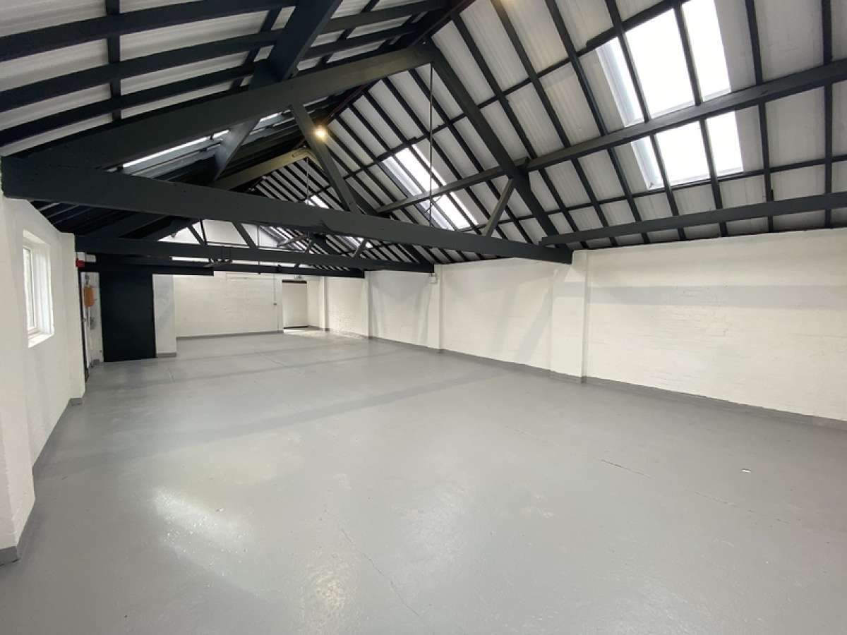Industrial Unit in Brierley Hill - photo 4