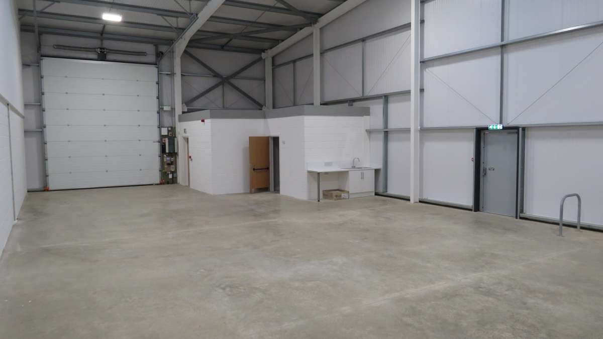 Industrial Unit in Peterborough - photo 3