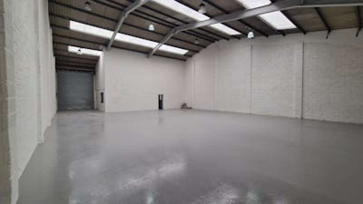Industrial Unit in Fareham - photo 3