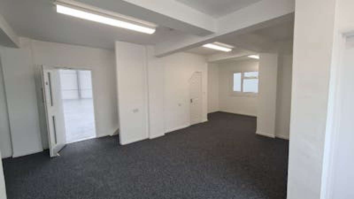 Industrial Unit in Fareham - photo 4