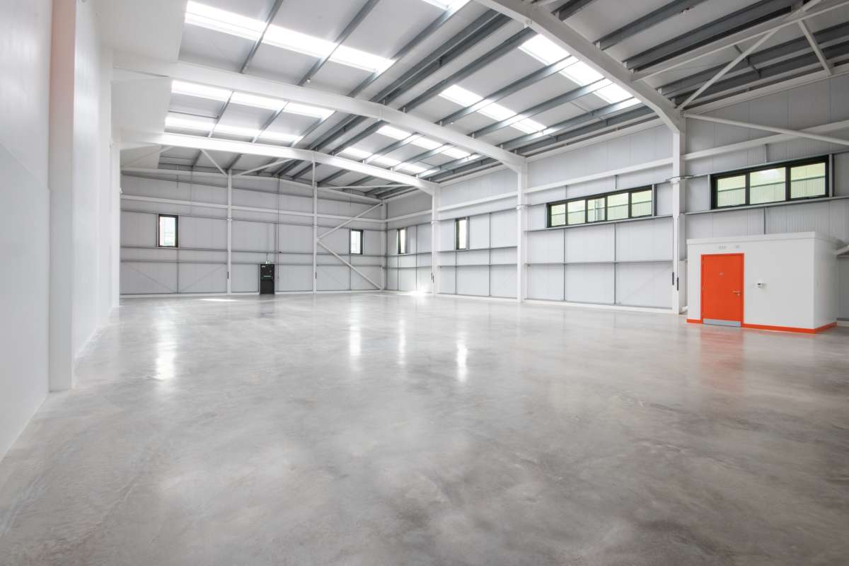 Industrial Unit in Watford - photo 3
