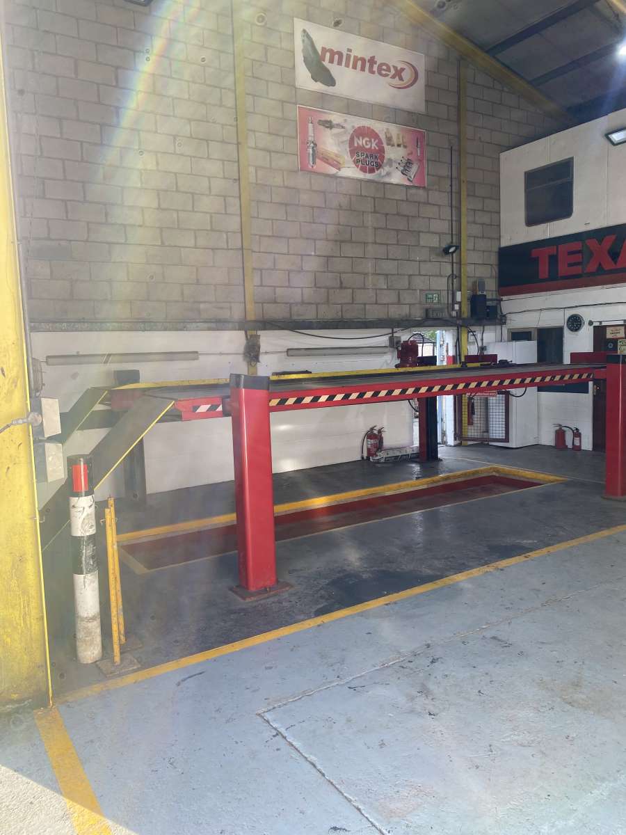 Industrial Unit in Sheffield - photo 3