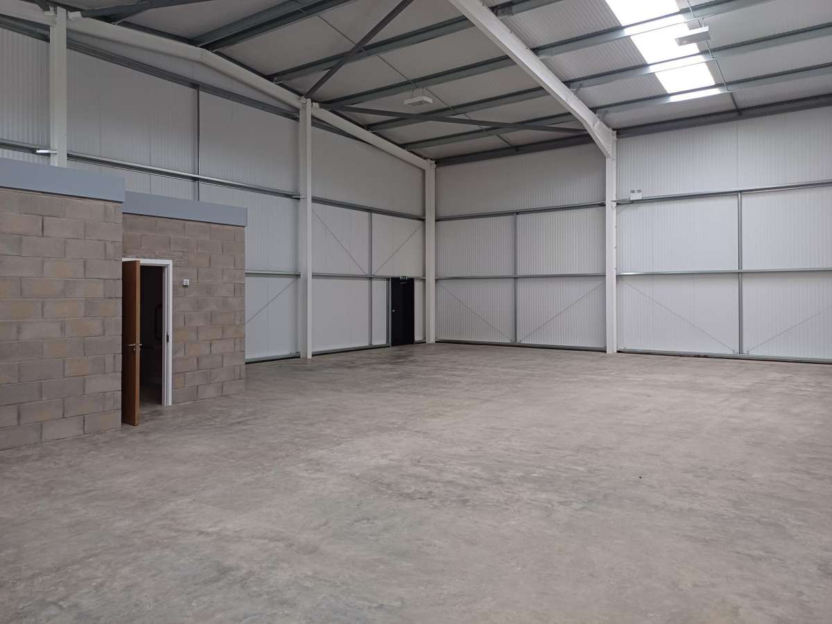 Industrial Unit in Peterborough - photo 2