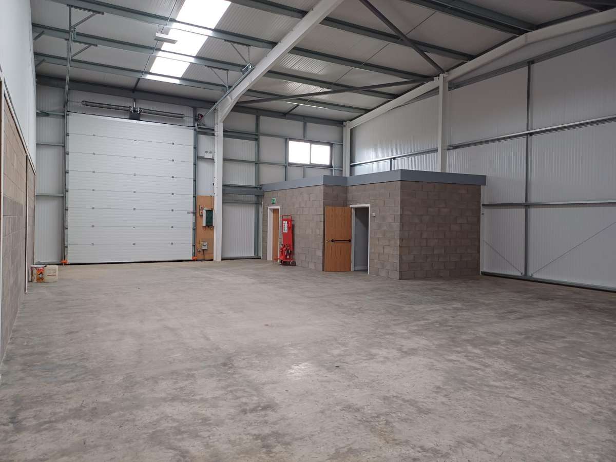 Industrial Unit in Peterborough - photo 3