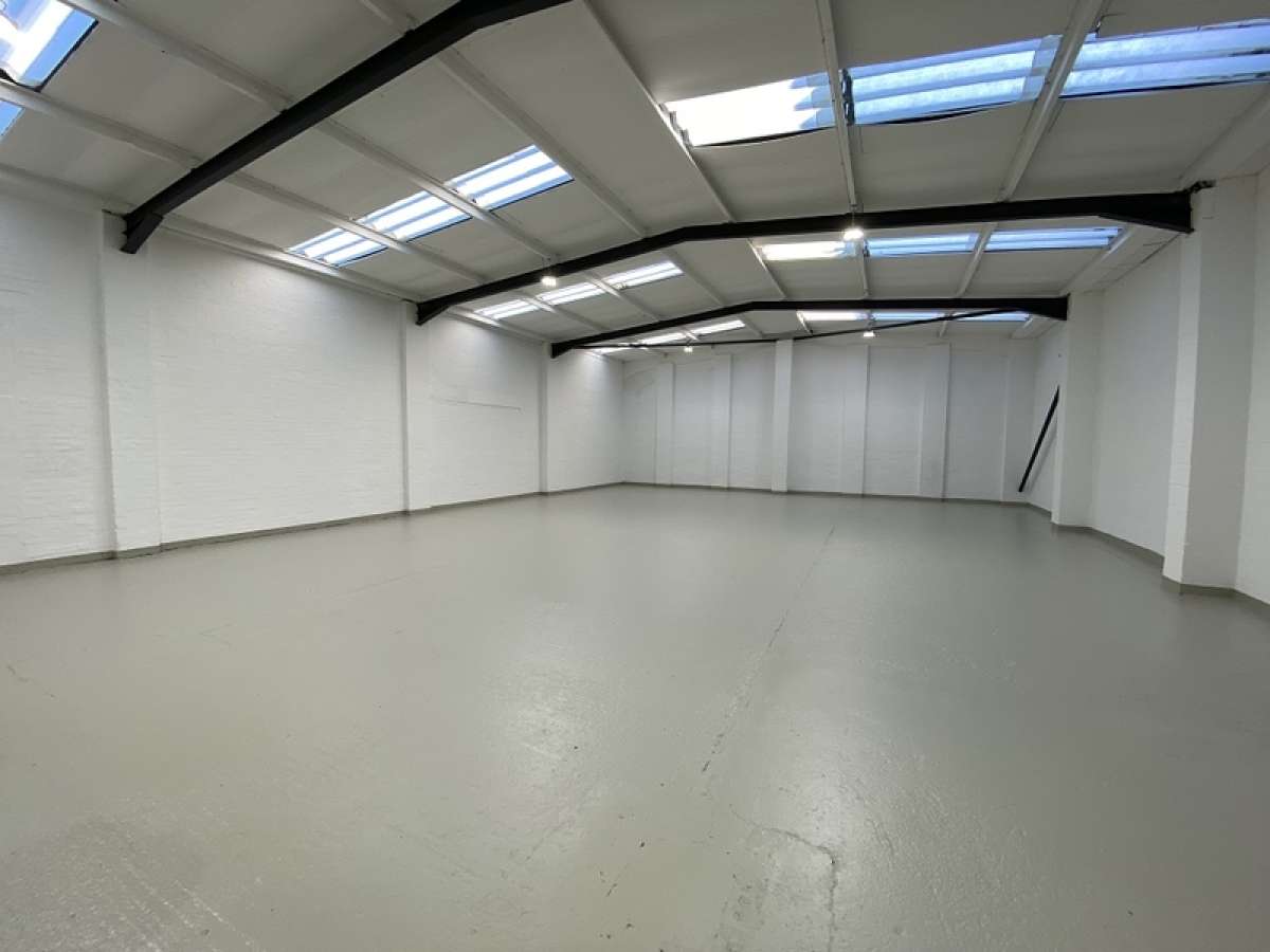 Industrial Unit in Willenhall - photo 3