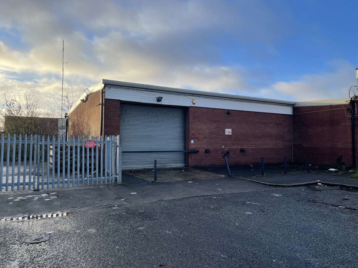 Industrial Unit in Manchester - photo 4