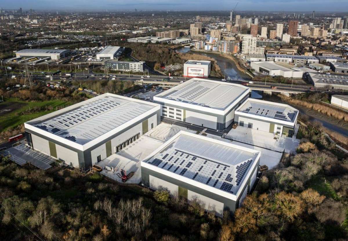 Industrial Unit in Barking - photo 2