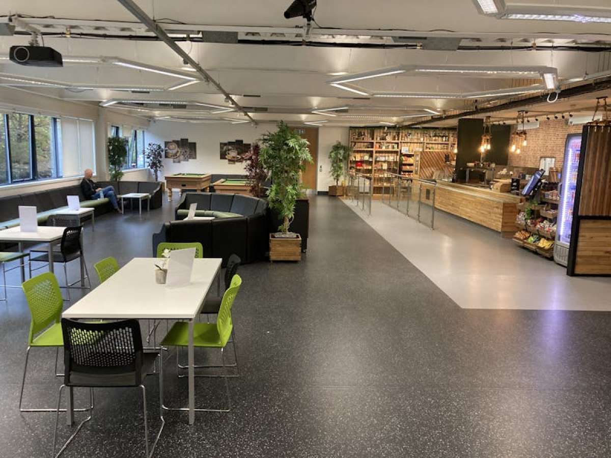 Industrial Unit in Enfield - photo 2