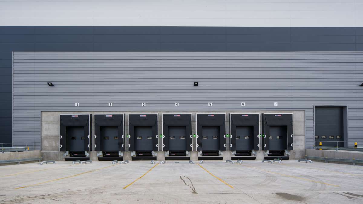 Industrial Unit in Barking - photo 2