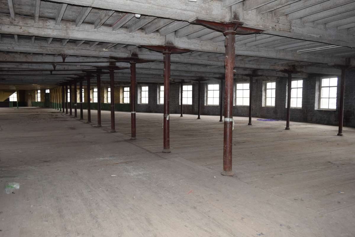 Industrial Unit in Halifax - photo 2