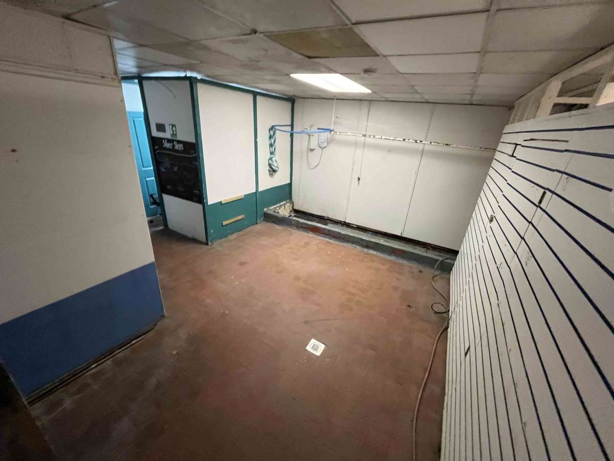 Industrial Unit in Falmouth - photo 3